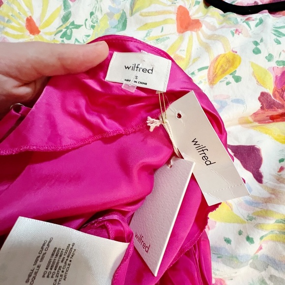 NEW Aritzia Wilfred Only Ruched Slip Dress Size S Electric Fuchsia satin NWT - Picture 9 of 14